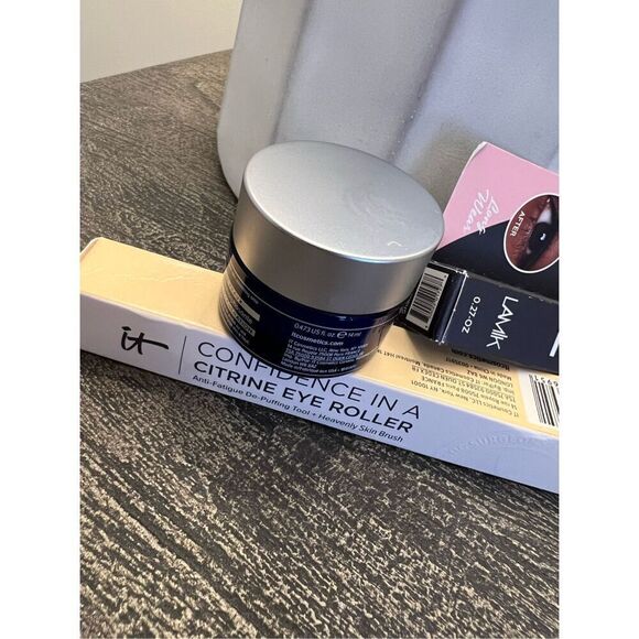 COSMETIC BUNDLE - Picture 6 of 8